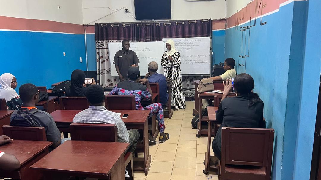 Debat entre les etudiantes